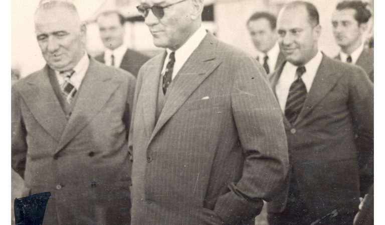 Fotoğraflarla Atatürk
